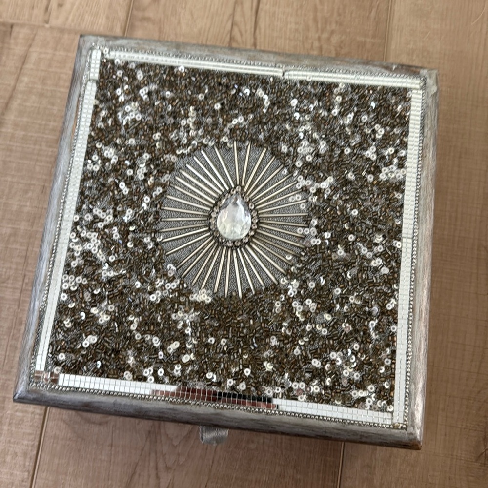 New jewelry case